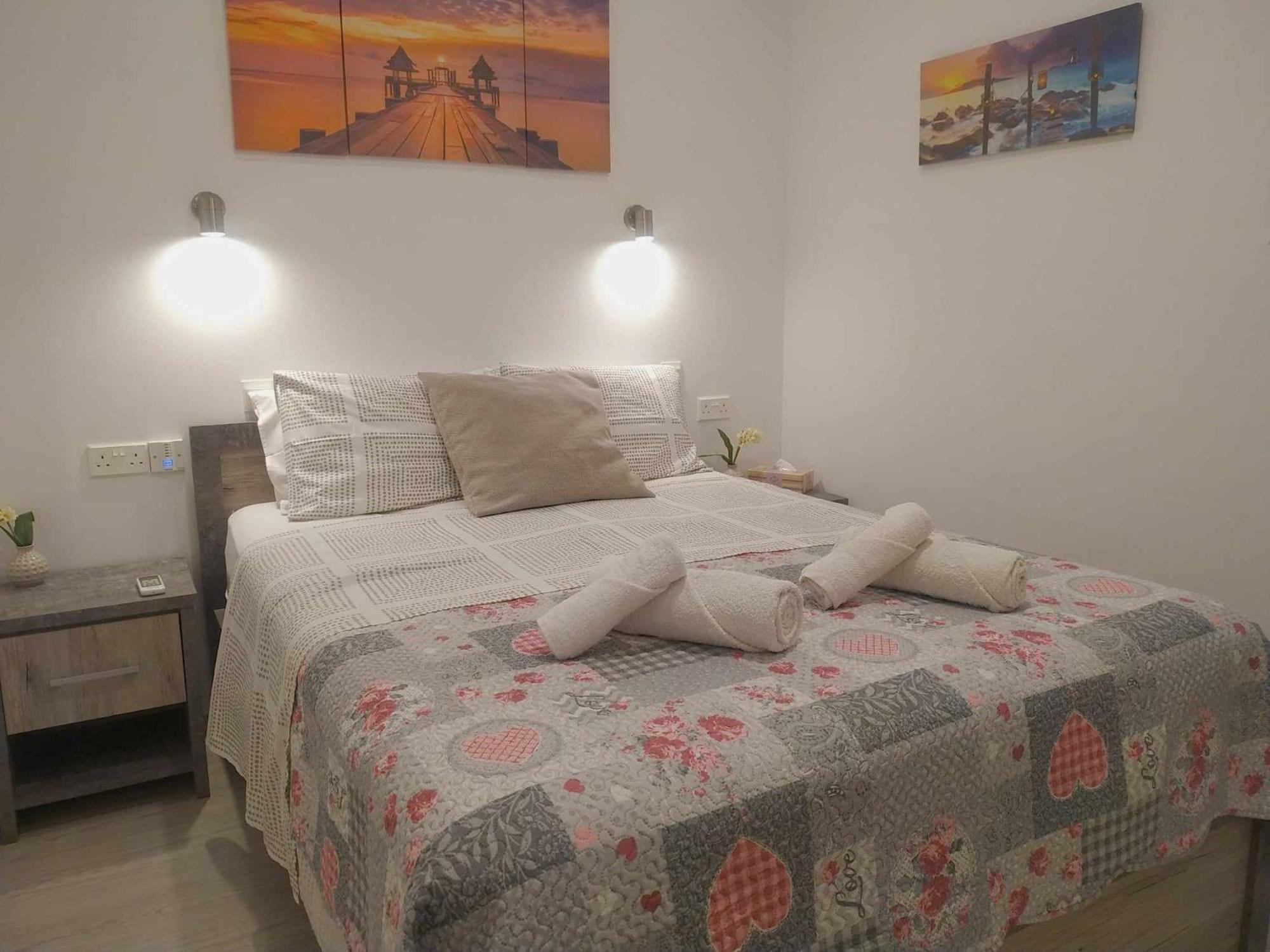 Charming Holiday Retreat Kato Paphos Apt 400M To The Beach Apartment Exterior photo